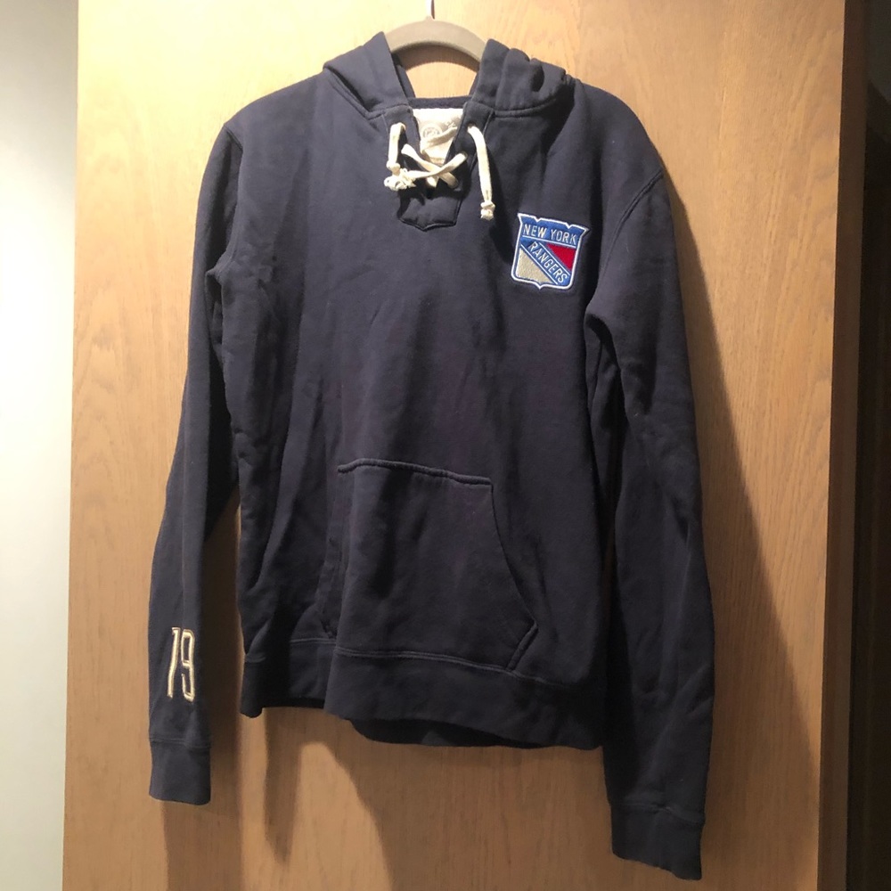 New York Rangers sweatshirt